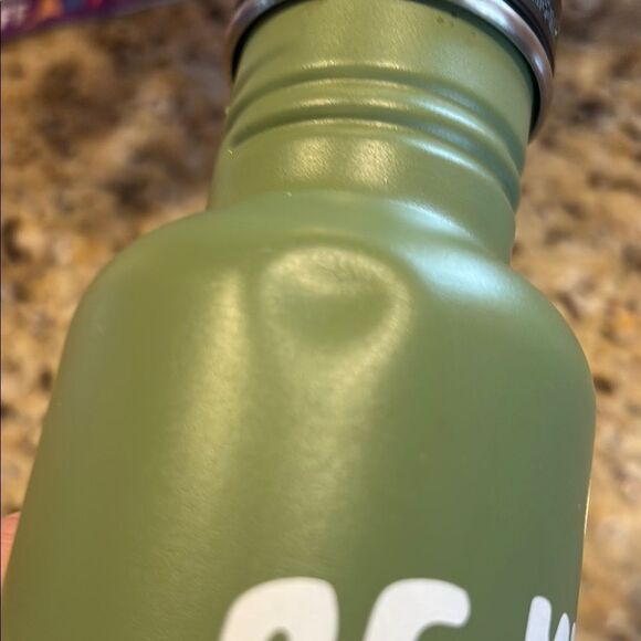 Be KIND PINK to the Planet 🌎 Green Water Bottle with Peace Design ☮️ - Picture 7 of 12